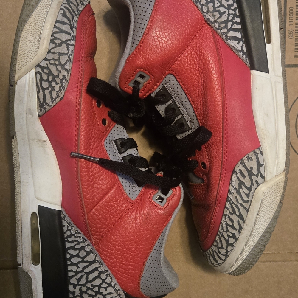 Nike Jordan 3 Retro GS SE Size 7Y Used.